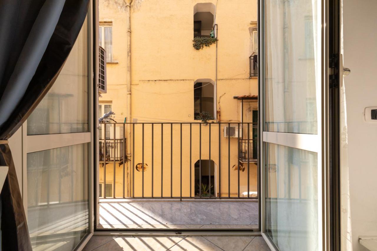 Apartment With Sea View With 2 Lifts Above Montesanto! Naples Extérieur photo